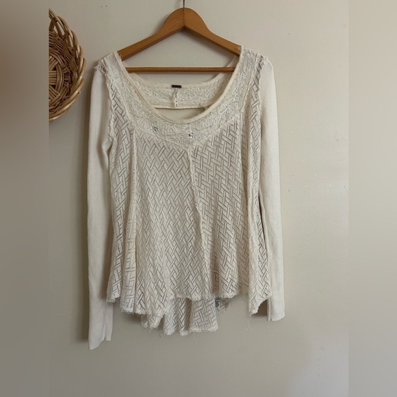 Free people Embellished chest front Long sleeve Keyhole back open knit Size M - Picture 2 of 10